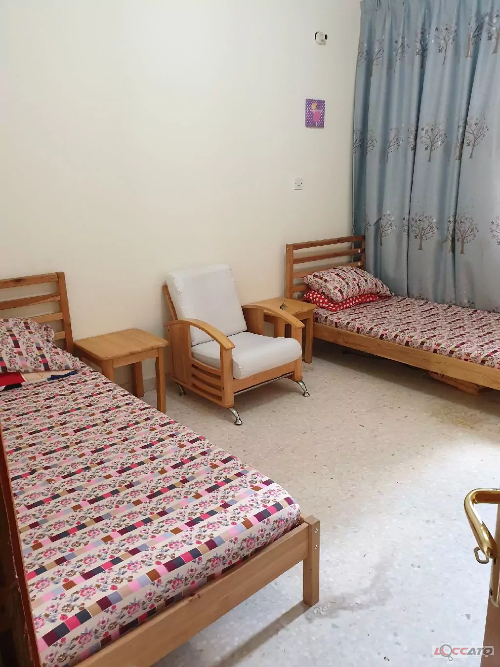 سرير للإيجار في غرفة مفروشة في أبوظبي